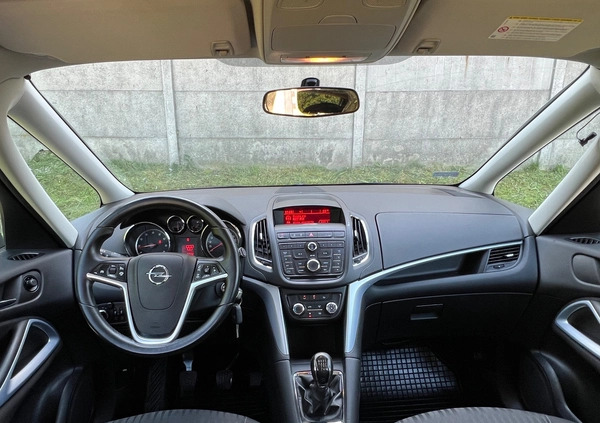 Opel Zafira cena 32900 przebieg: 183000, rok produkcji 2013 z Białogard małe 466